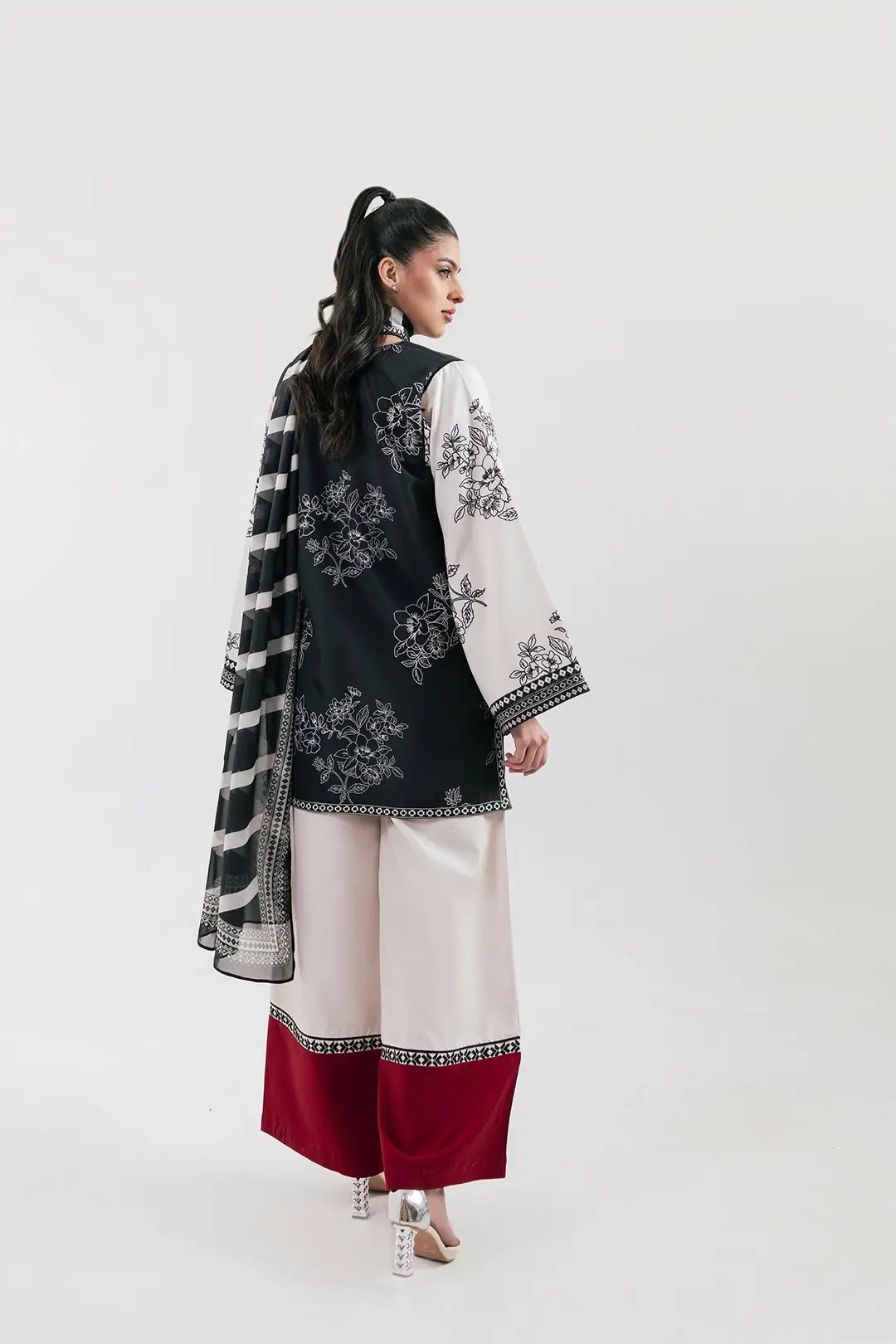 3 piece stitched suit - Alessia