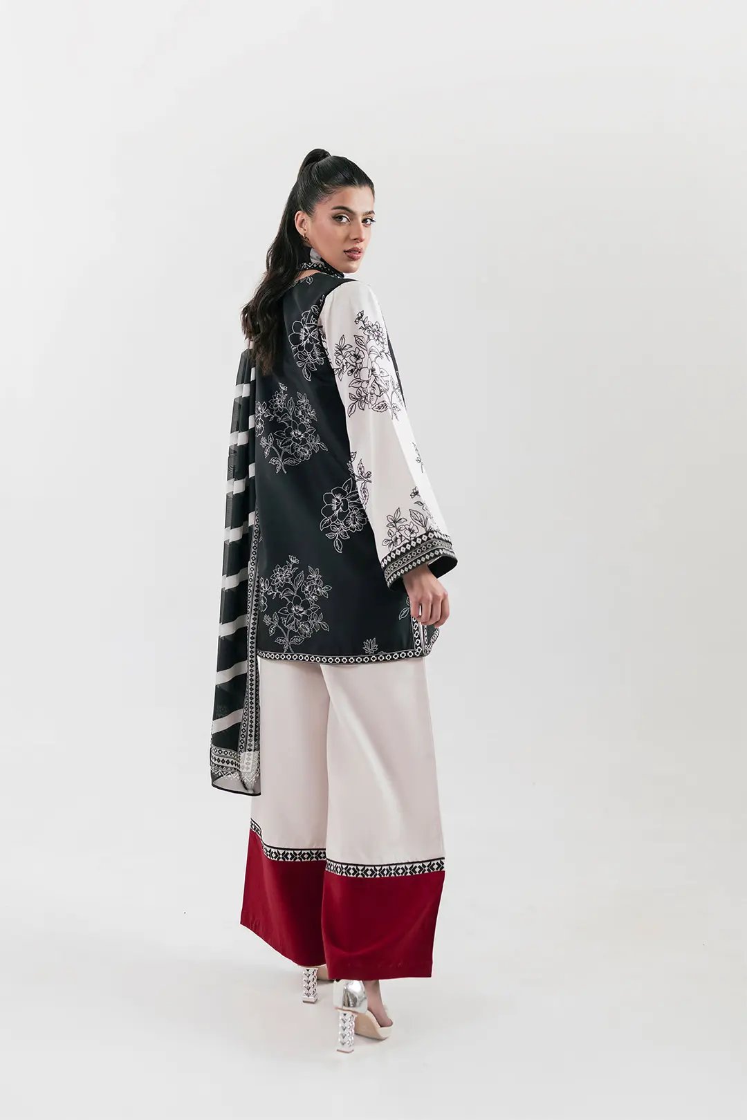 3 piece stitched suit - Alessia