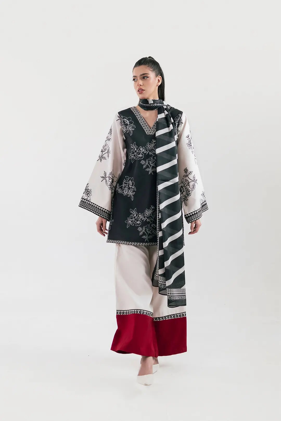 3 piece stitched suit - Alessia