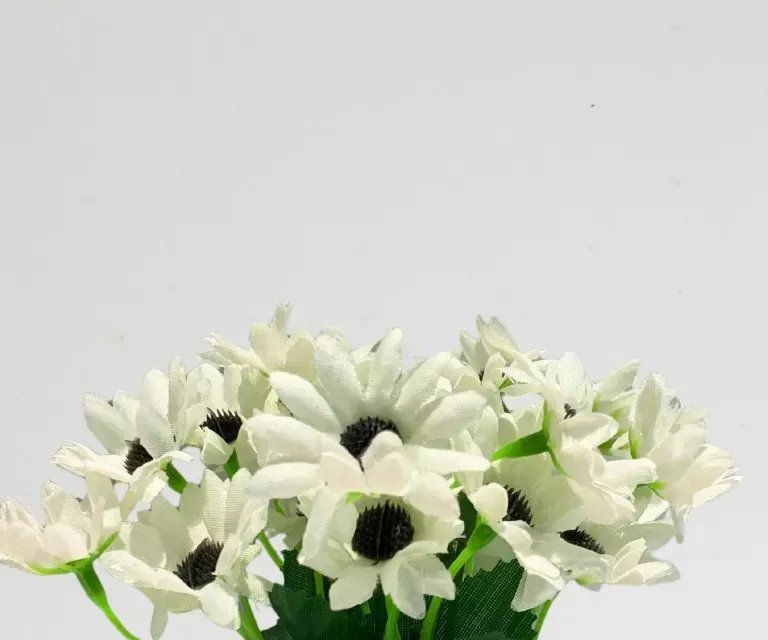 Artificial White Daisy Plant