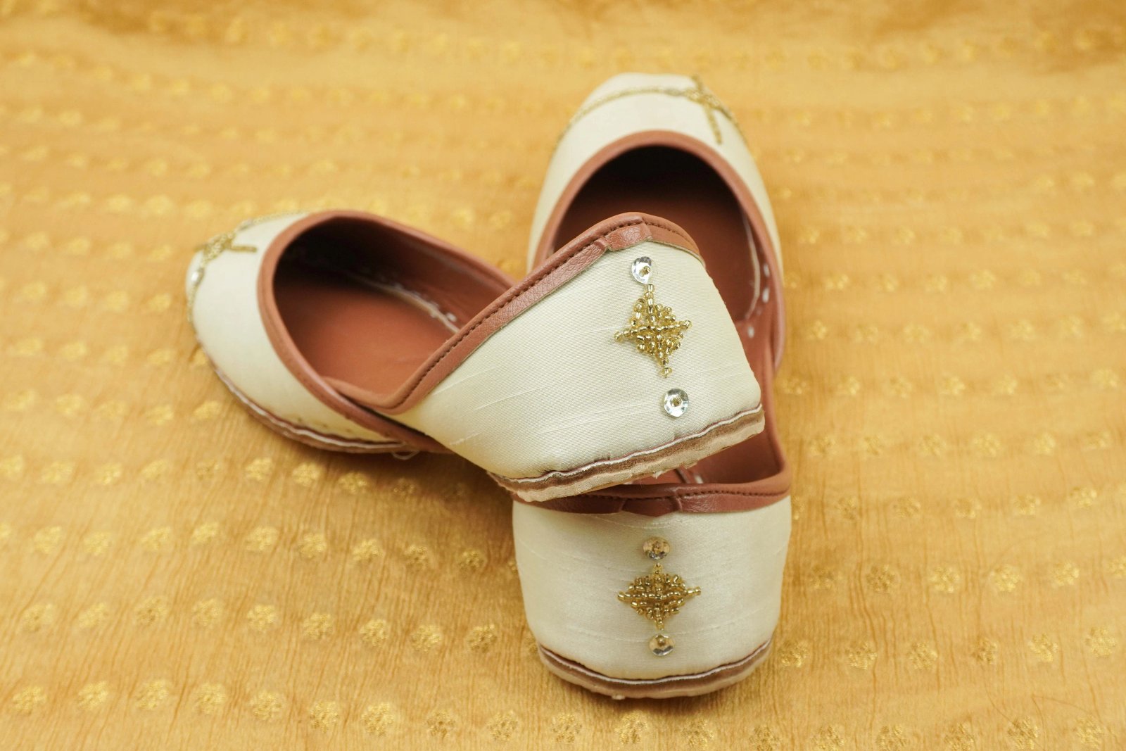 Naqsh-e-Nazakat Ivory Elegance