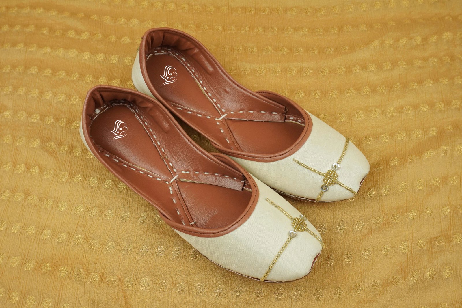 Naqsh-e-Nazakat Ivory Elegance