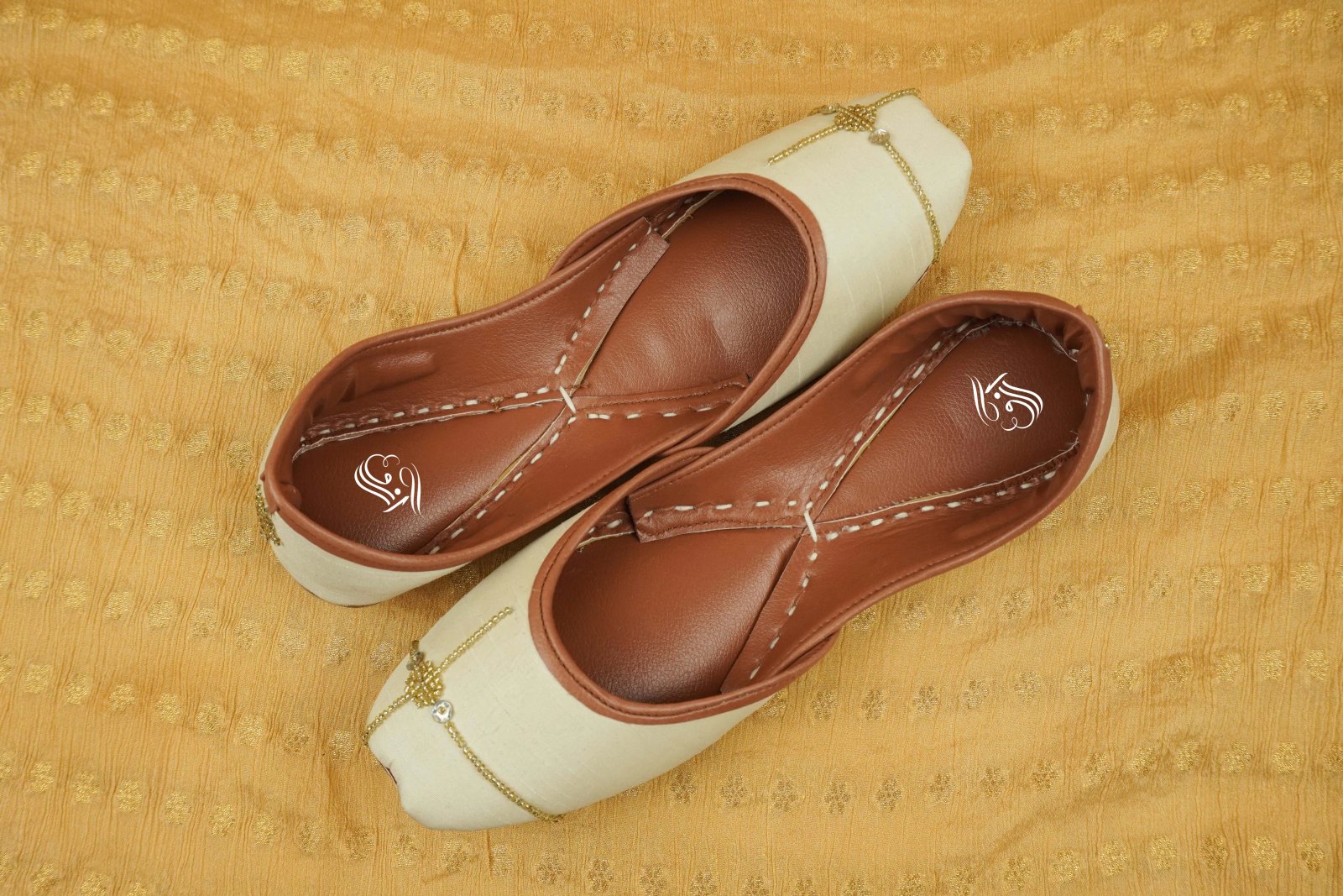 Naqsh-e-Nazakat Ivory Elegance